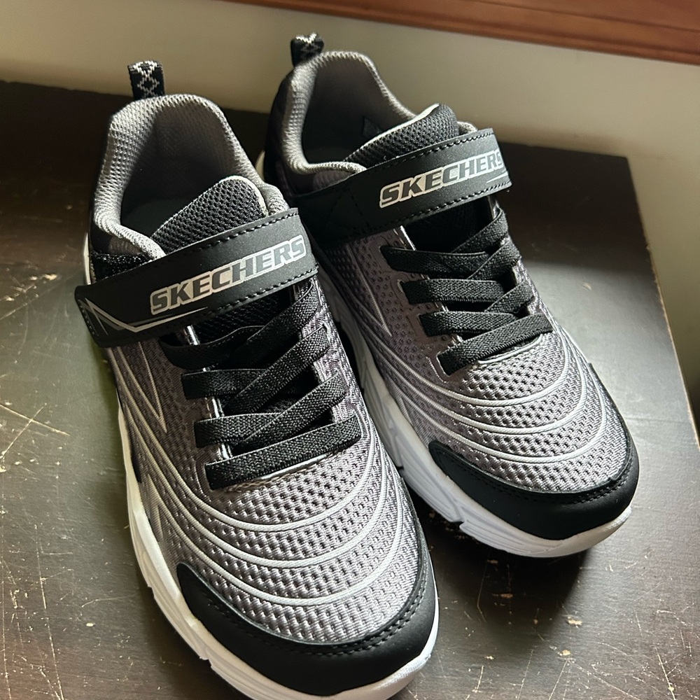 Unworn NEW Skechers Black and Gray Sneakers with Velcro